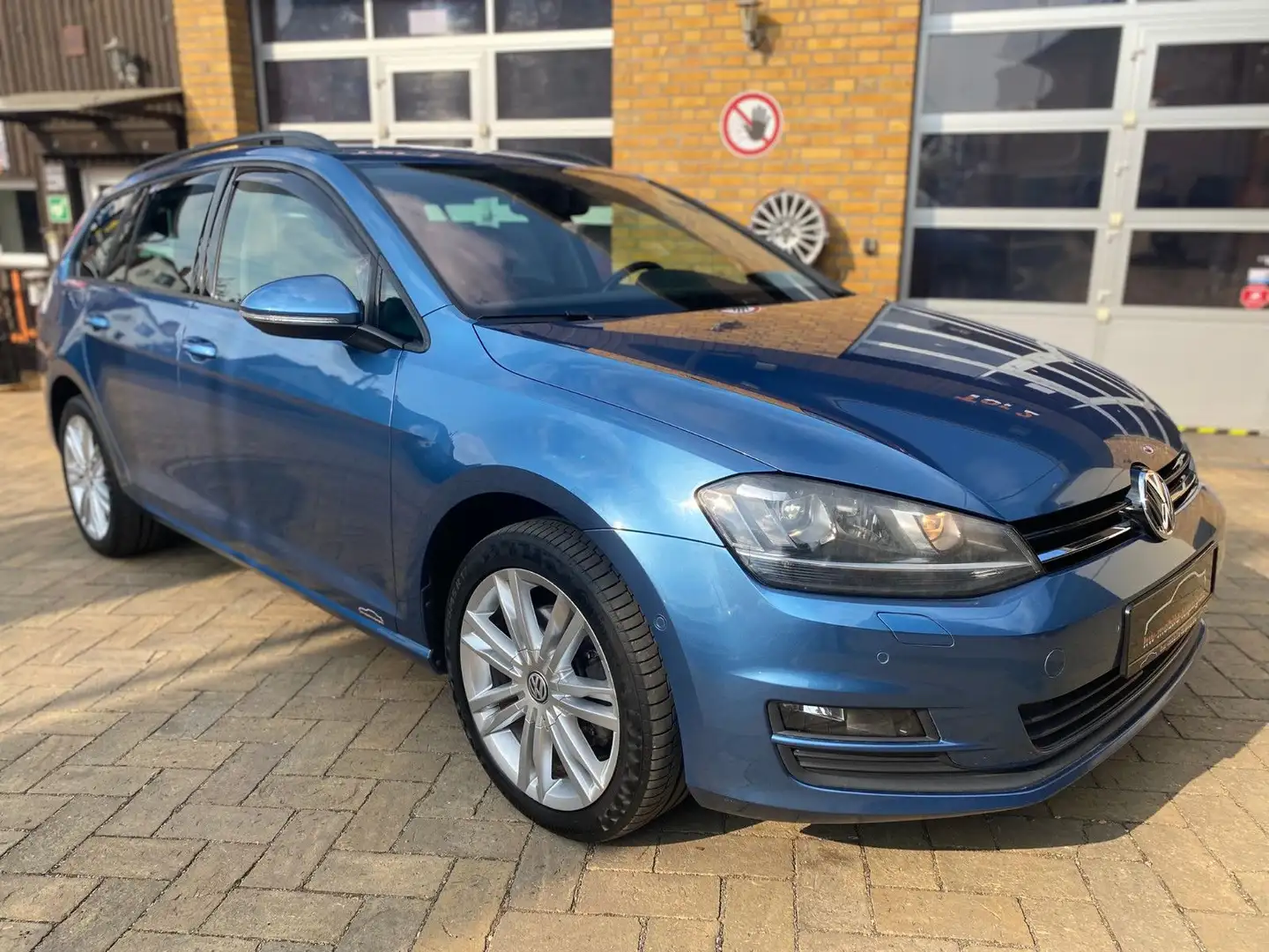 Volkswagen Golf VII 1.6 BlueTDI Comfortl BiXenon Massage Bleu - 1