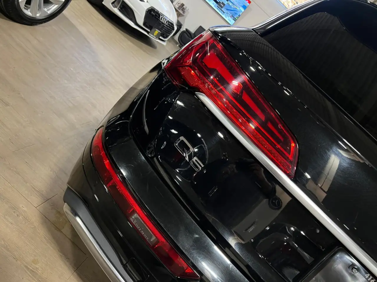 Audi Q5 снимка Audi Q5