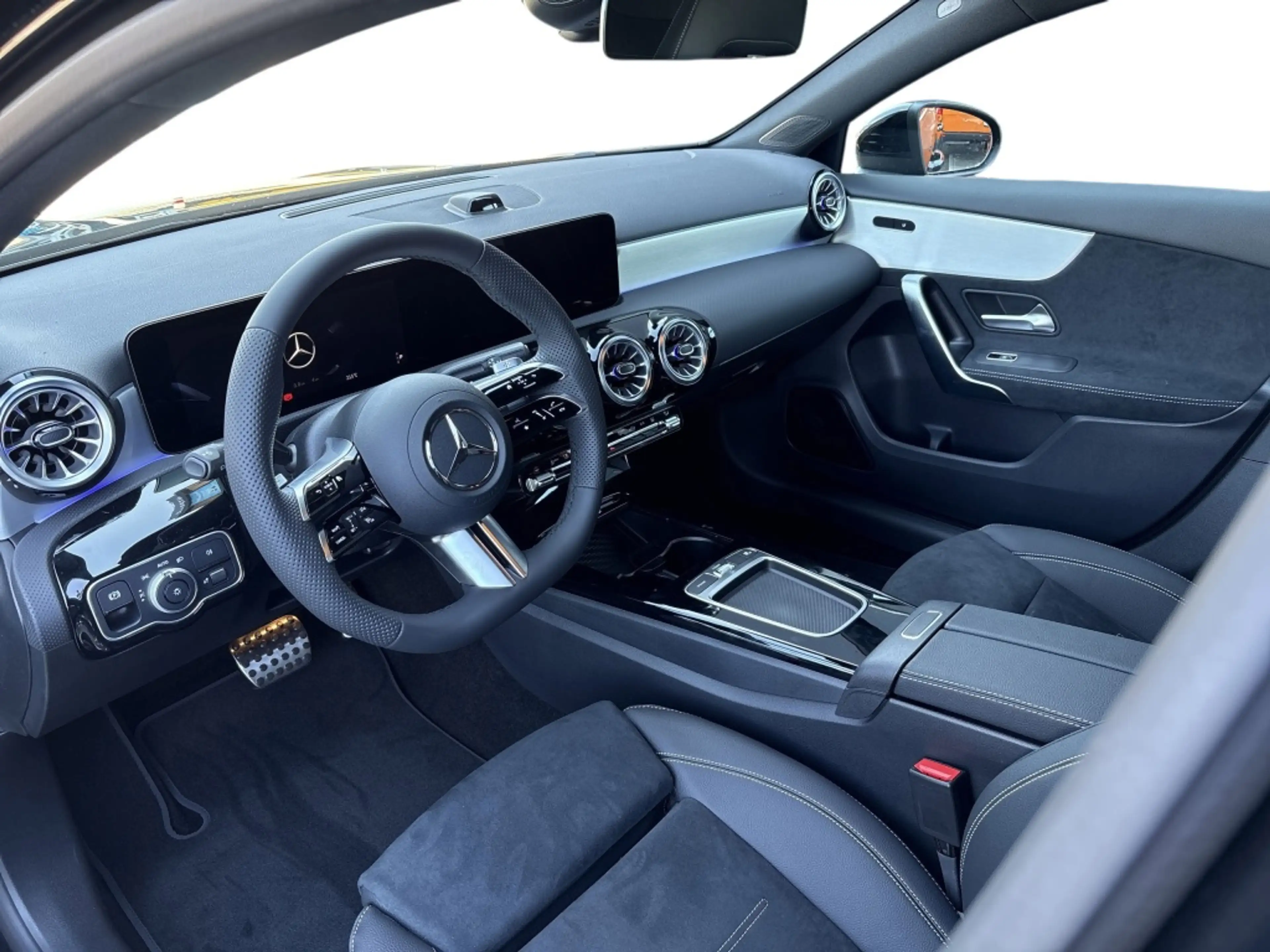 Mercedes-Benz A 250 e Edition-AMG Multibeam Sound 19" 11kW — photo 9