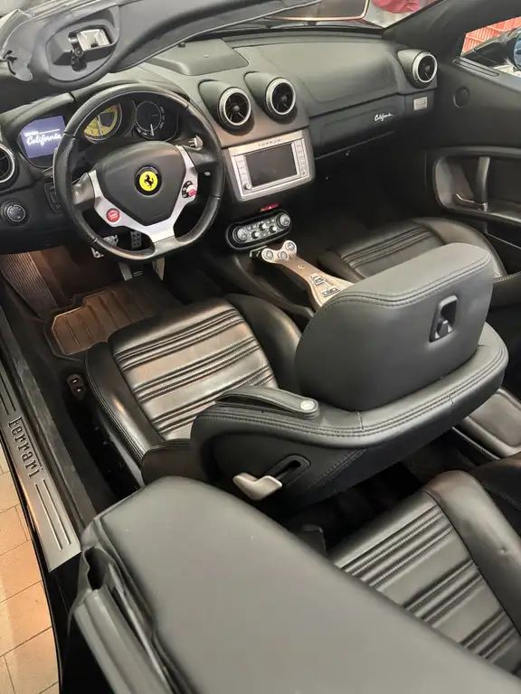 Ferrari California 2011 из Европы — купить под ключ