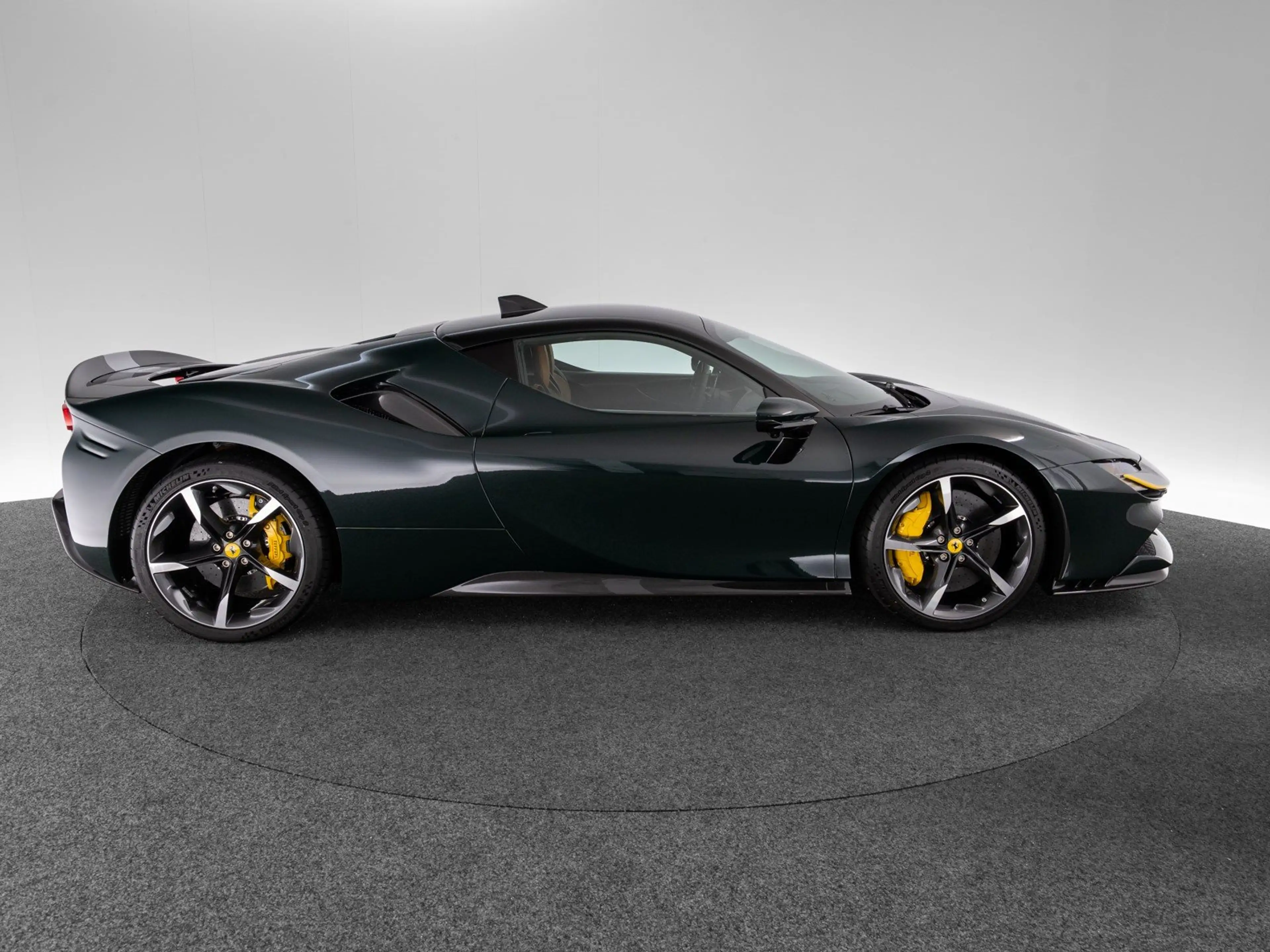 Ferrari SF90 Stradale Assetto Fiorano Ferrari SINGEN — photo 7