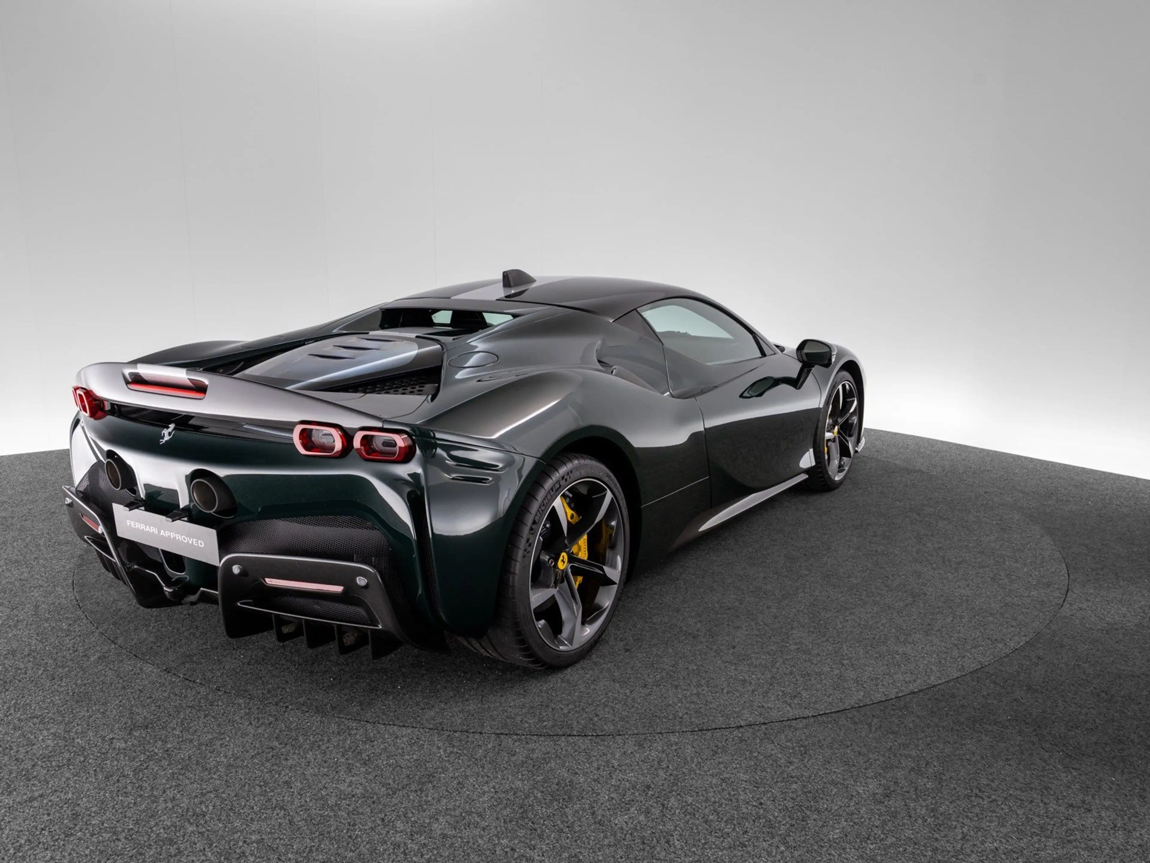Ferrari SF90 Stradale Assetto Fiorano Ferrari SINGEN — photo 8