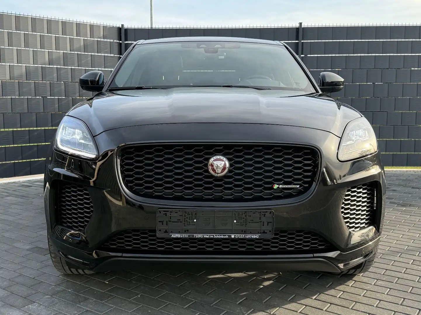 Jaguar E-Pace E-PACE P250 AWD R-Dynamic*PANO*CAM*LED*BLACK*KEY Schwarz - 2