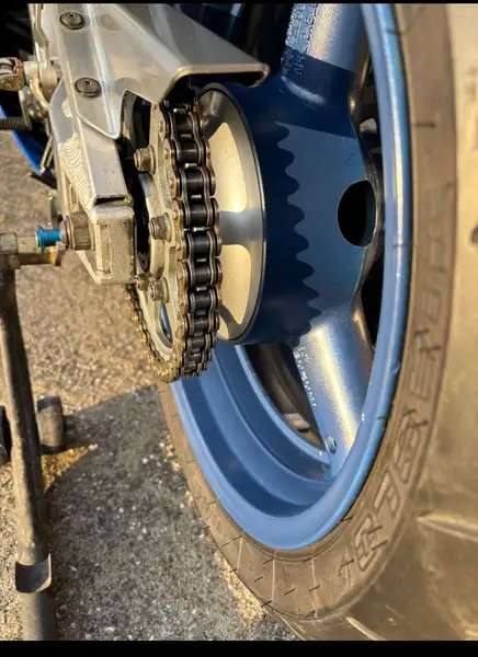 Suzuki GSX-R 750 - foto 3