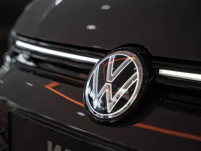 Volkswagen Golf view 14