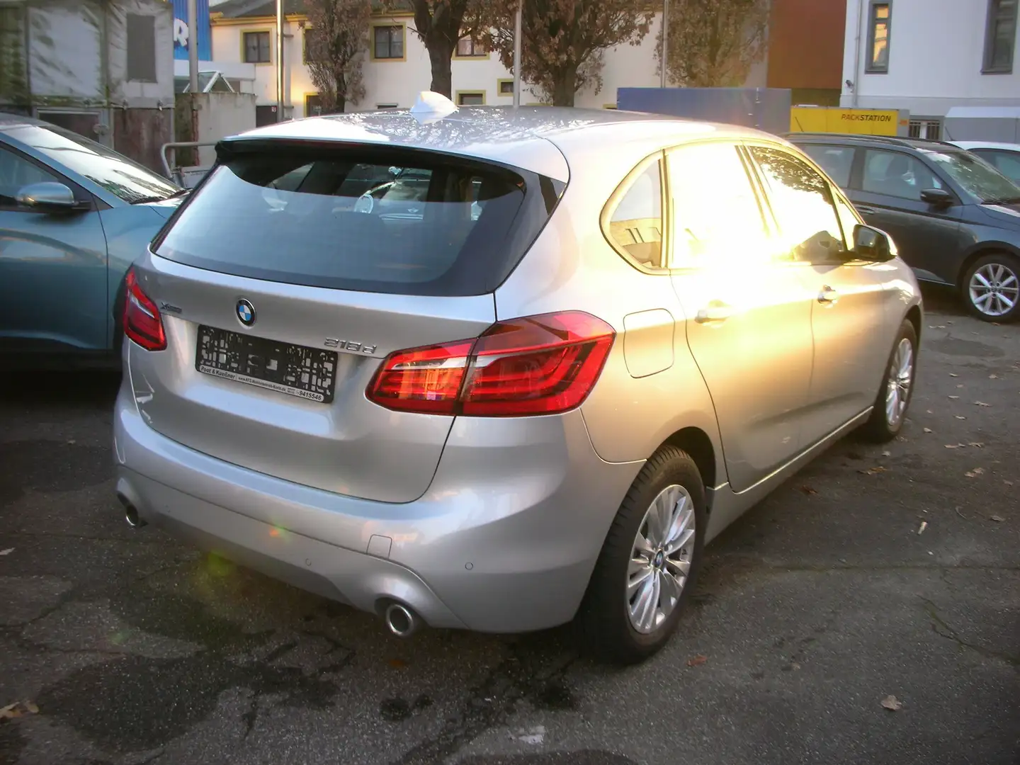 BMW 218 d xDrive Automatik *13.900km ! *LED*Navi*Rfk Silber - 2