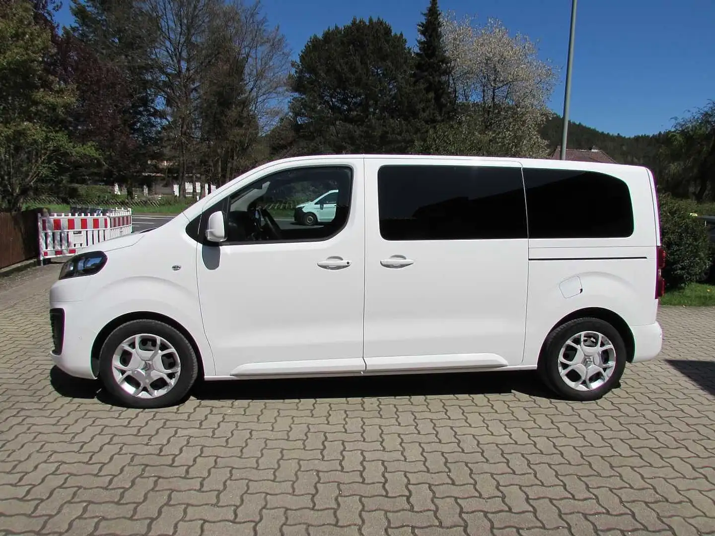 Citroen Space Tourer M 2.0 BlueHDi 150 Feel 8-Sitzer Weiß - 2