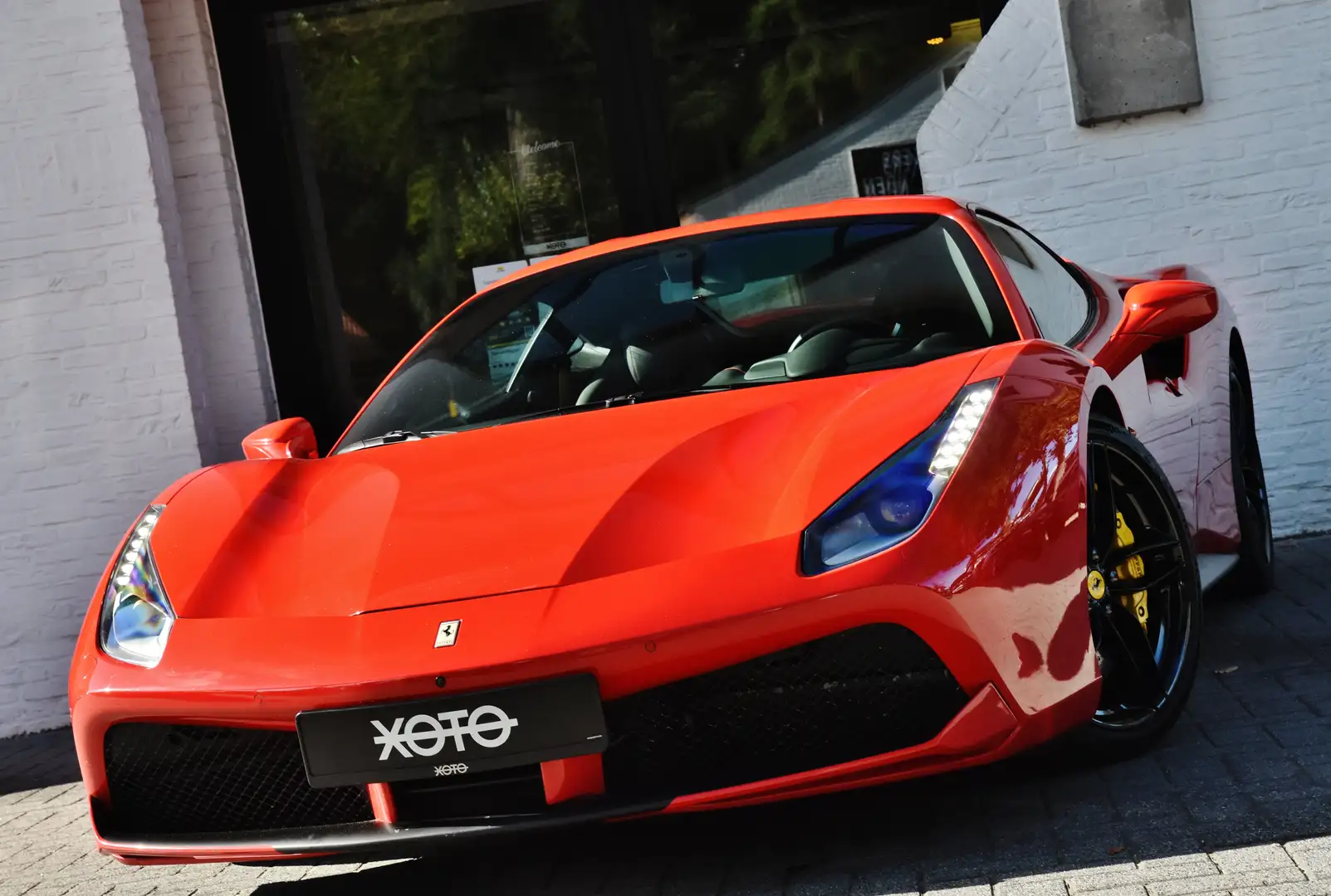 Ferrari 488 GTB ** SPORT EXHAUST / LIFT / CARBON *** Rood - 1