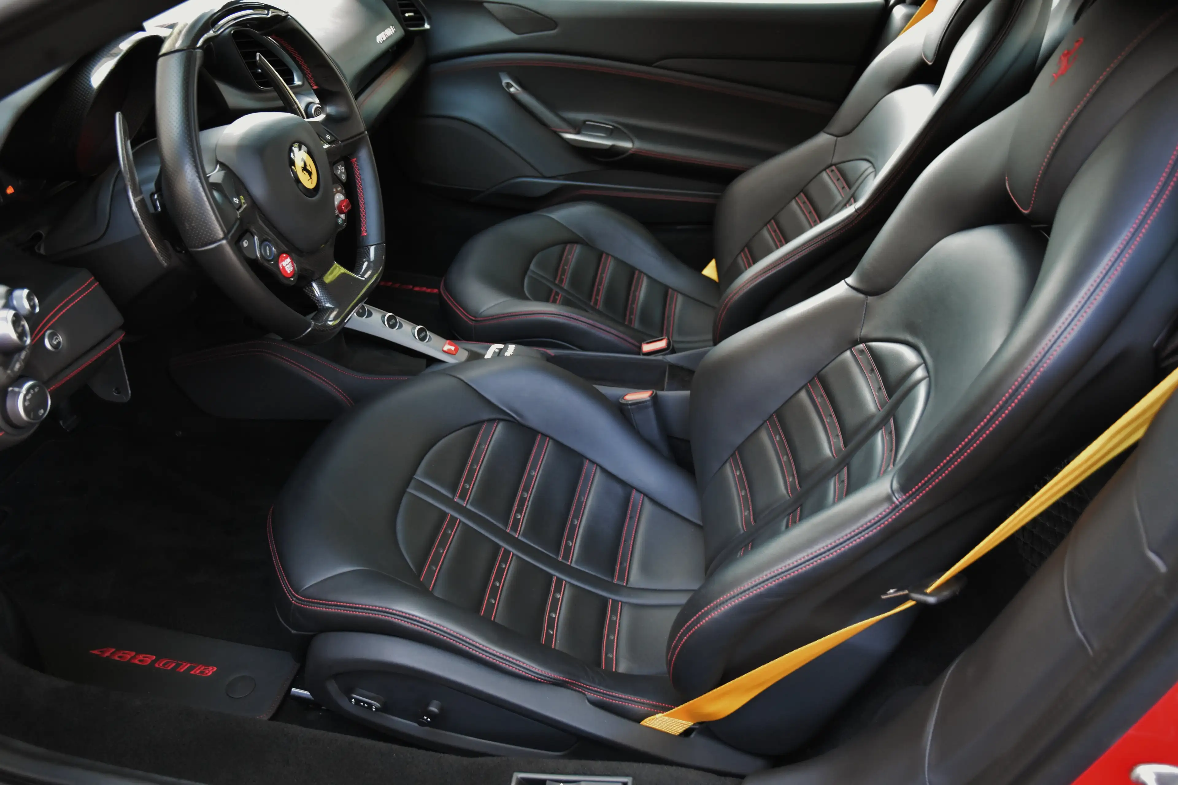 Ferrari 488 GTB ** SPORT EXHAUST / LIFT / CARBON *** — photo 5