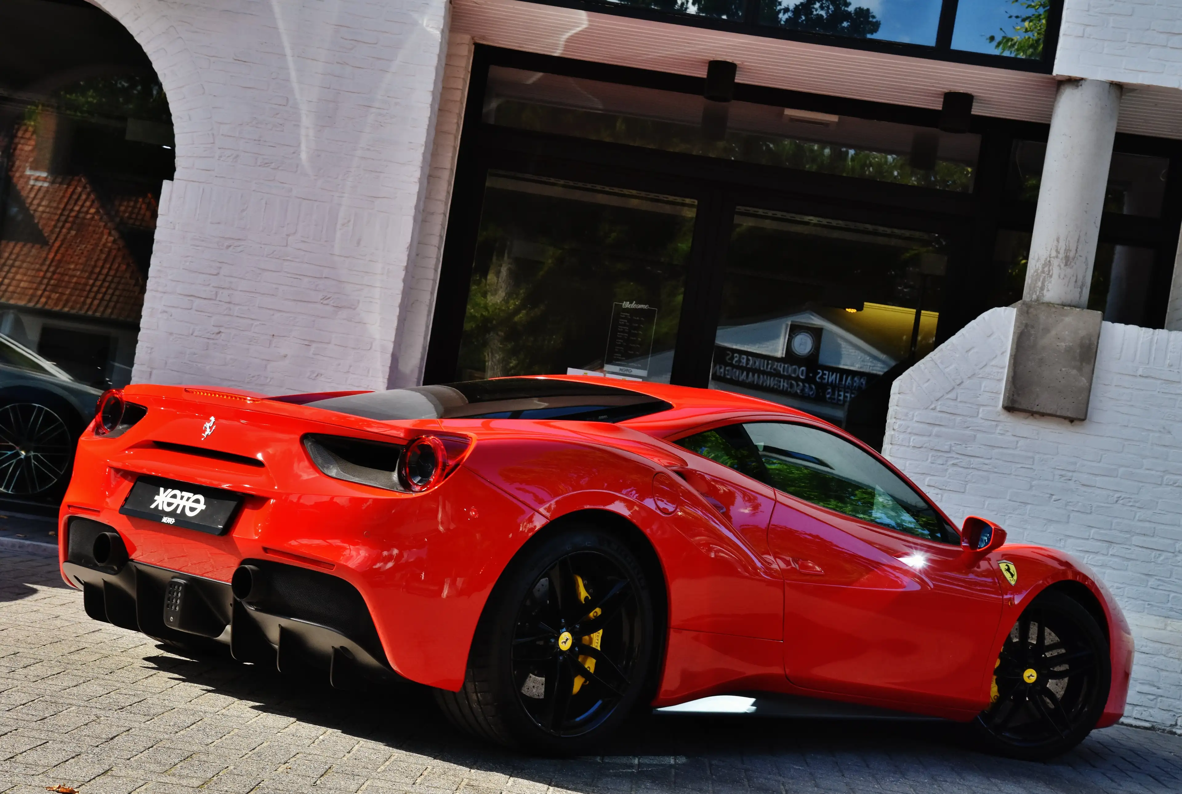 Ferrari 488 GTB ** SPORT EXHAUST / LIFT / CARBON *** — photo 7