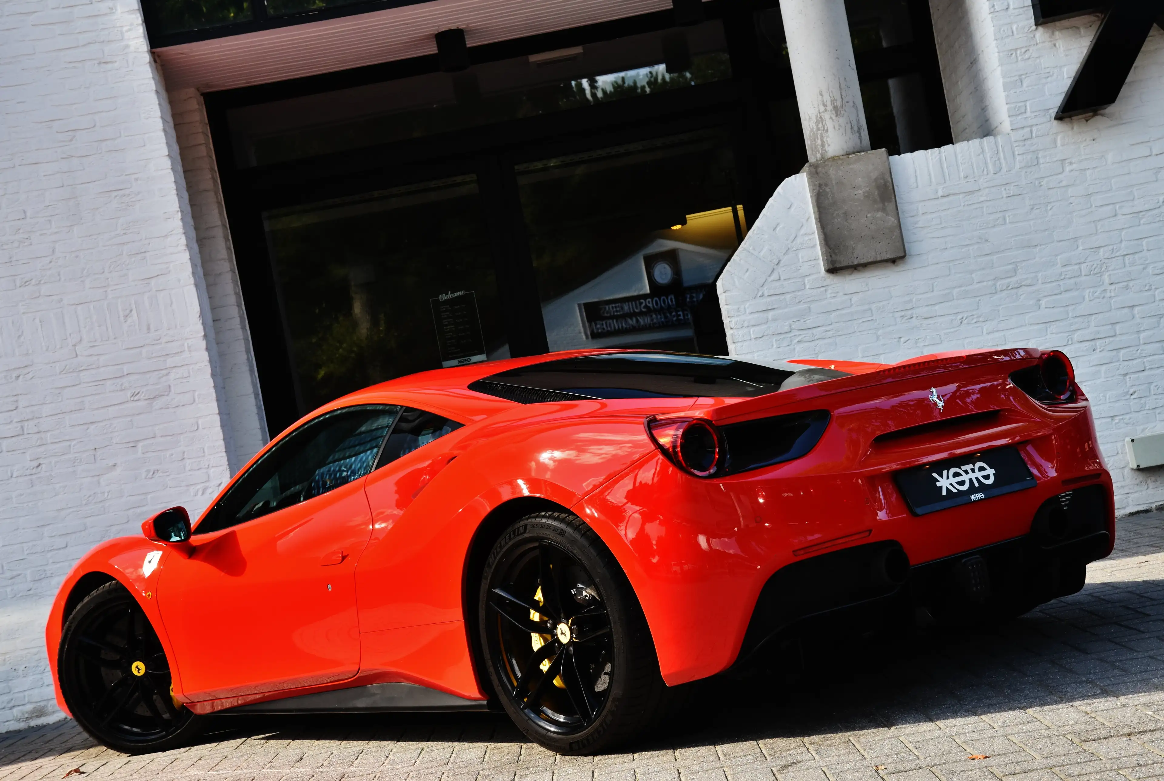 Ferrari 488 GTB ** SPORT EXHAUST / LIFT / CARBON *** — photo 8