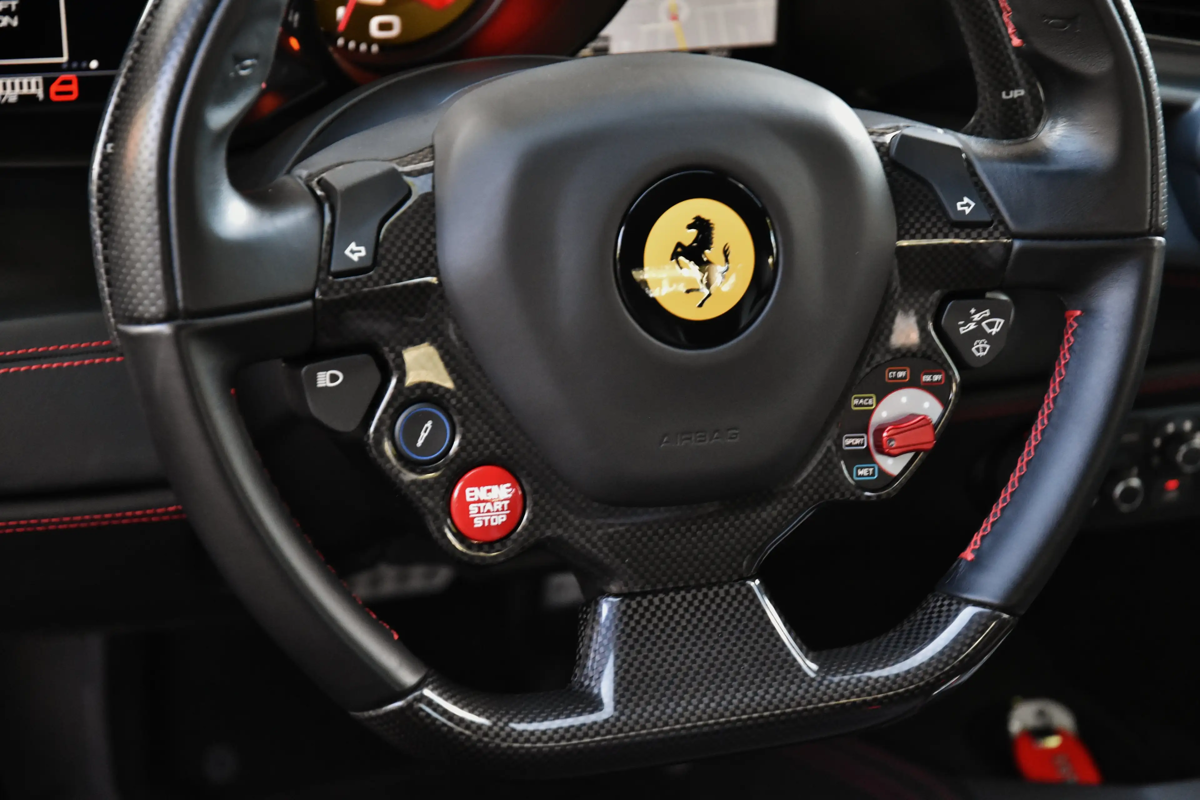 Ferrari 488 GTB ** SPORT EXHAUST / LIFT / CARBON *** — photo 10