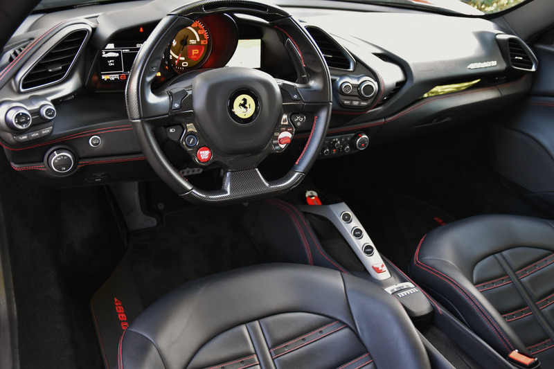 Ferrari 488 GTB ** SPORT EXHAUST / LIFT / CARBON *** — photo 4