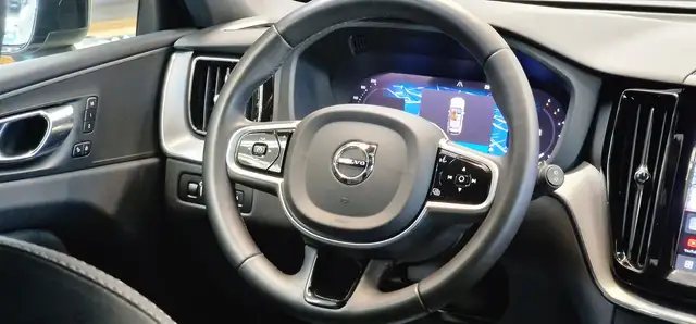 Volvo XC60 view 14