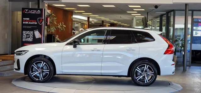 Volvo XC60 view 4