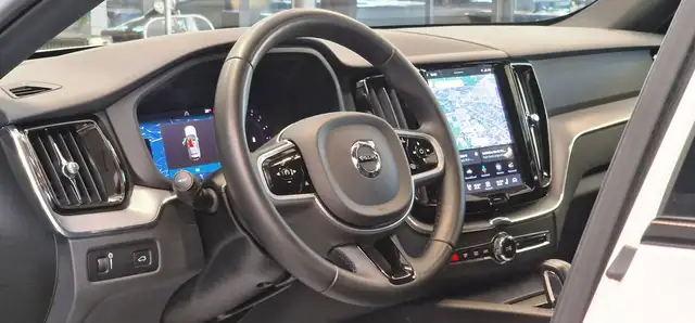 Volvo XC60 view 13