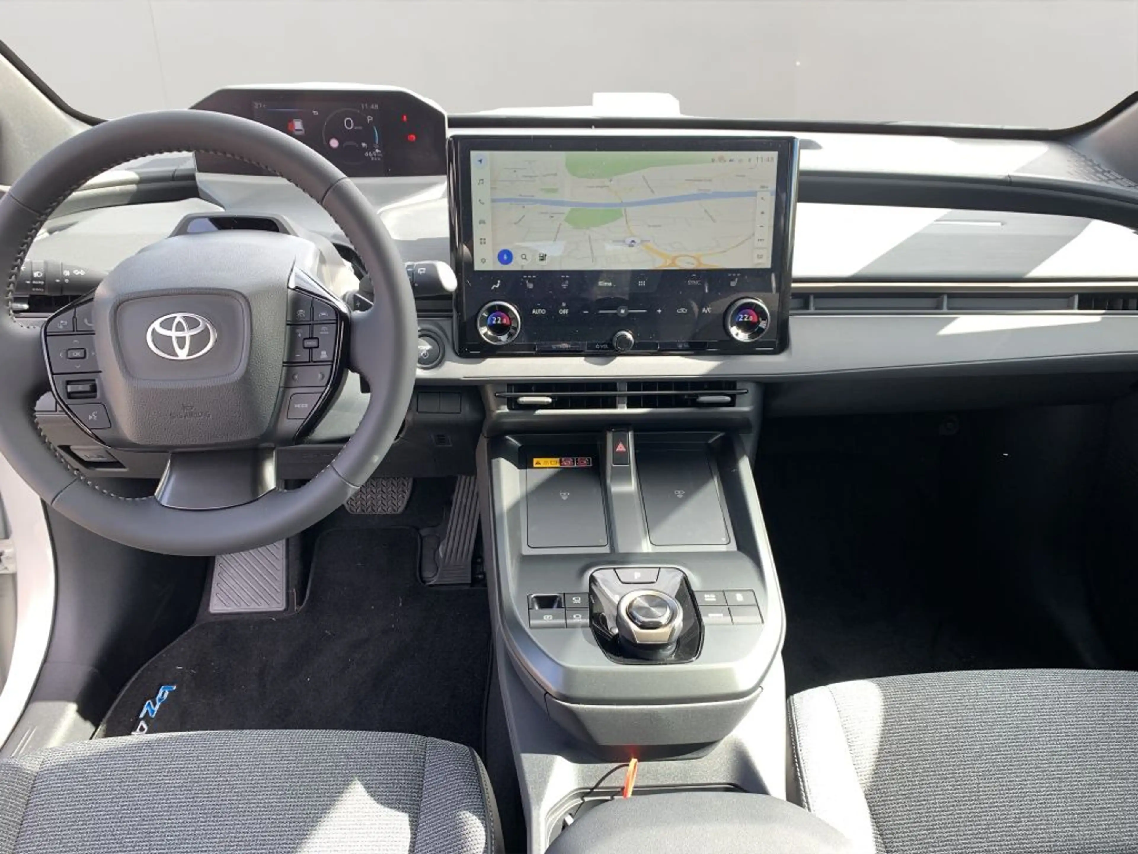 Toyota bZ4X AWD Touring Teamplayer — photo 13