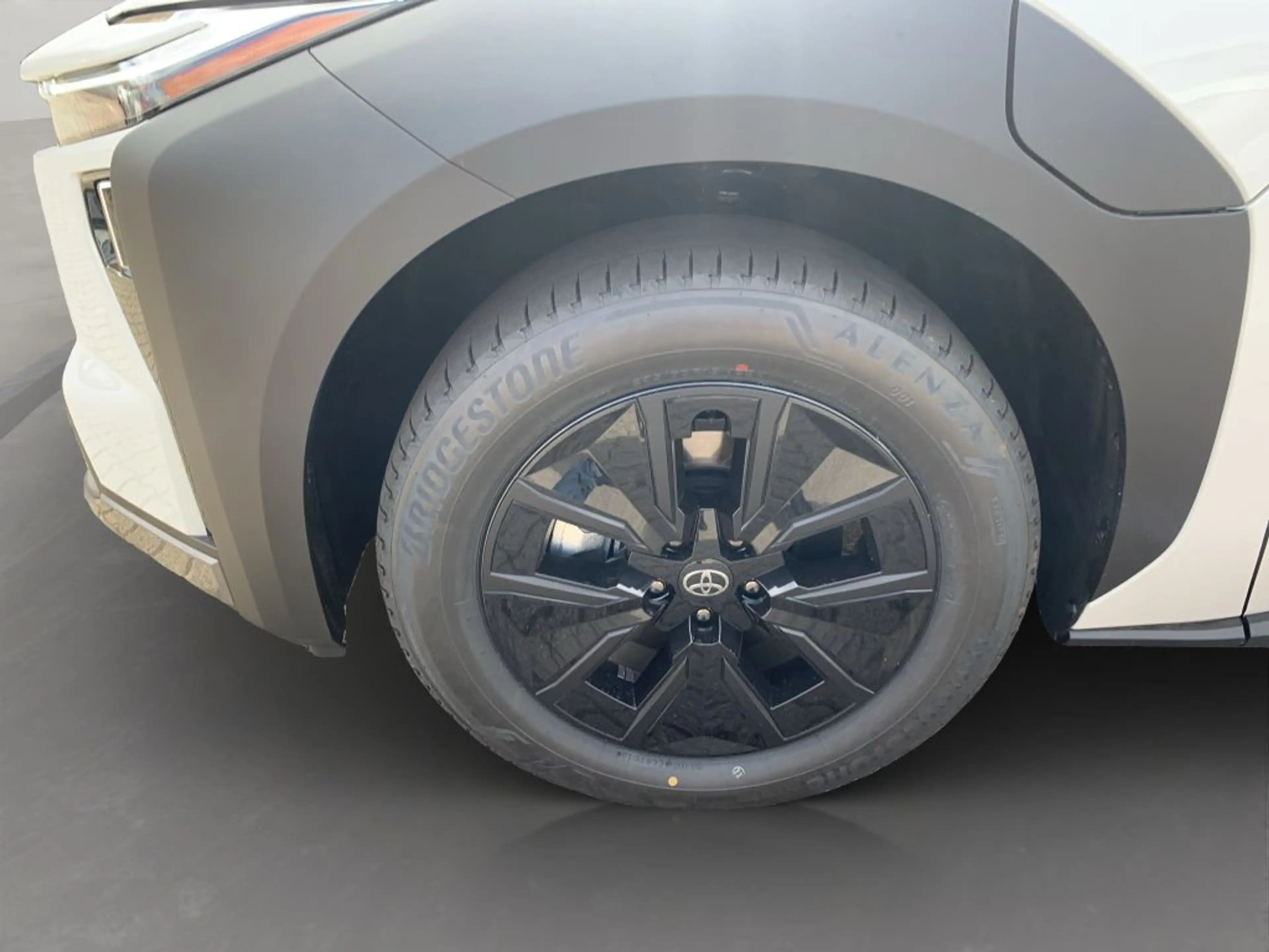 Toyota bZ4X AWD Touring Teamplayer — photo 9