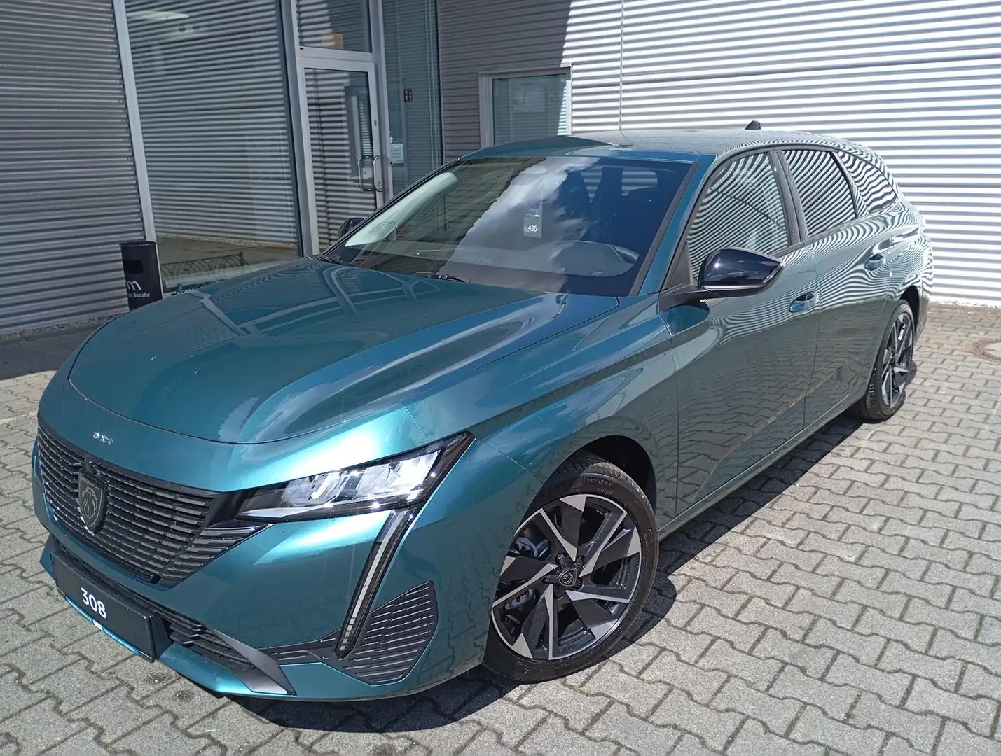Peugeot 308 SW Hybrid 145 Allure,Klima,Navi,PDC,KameraTempomat Grün - 2
