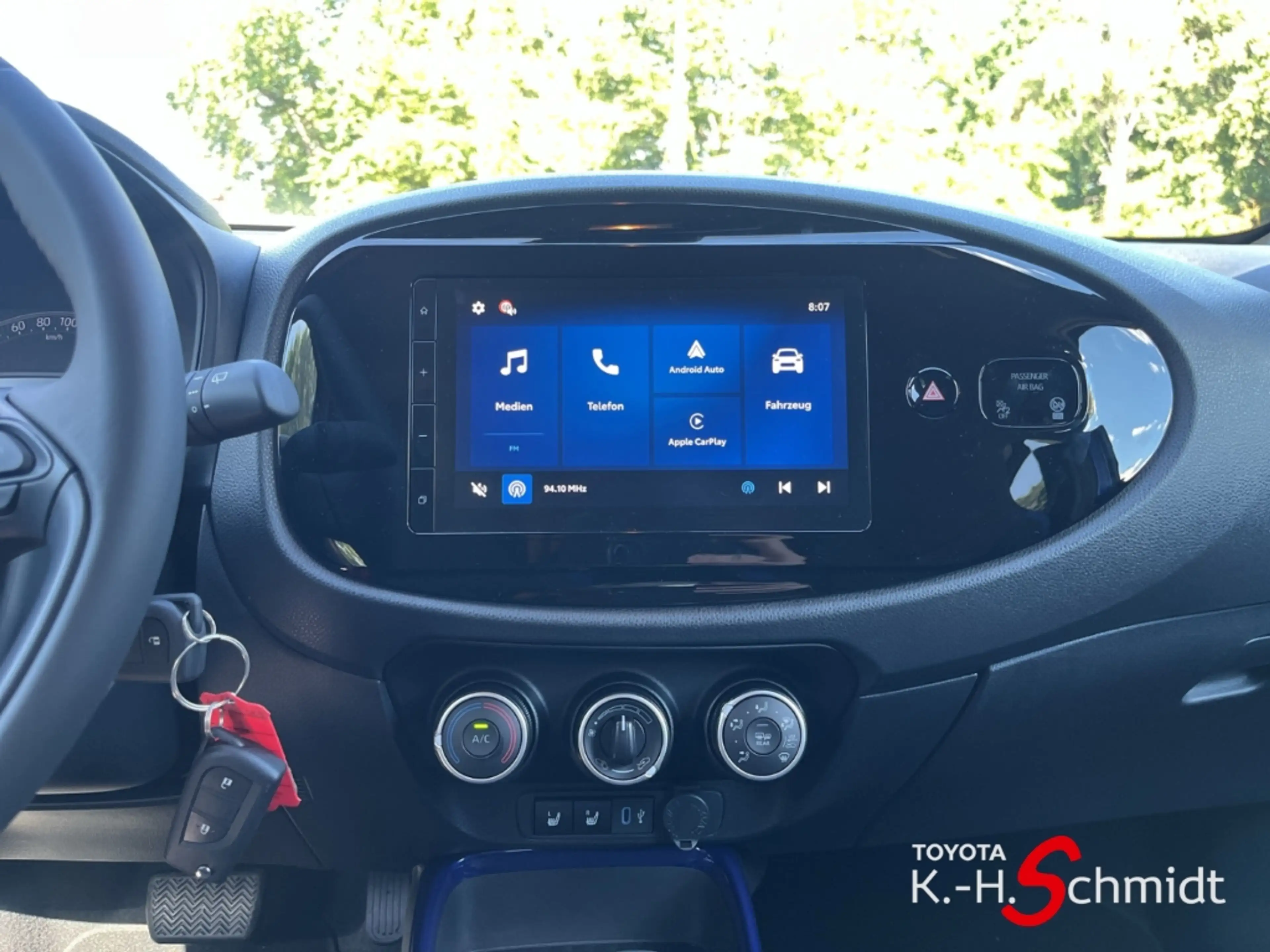 Toyota Aygo X 1,0 l Teamplayer CVT — photo 9