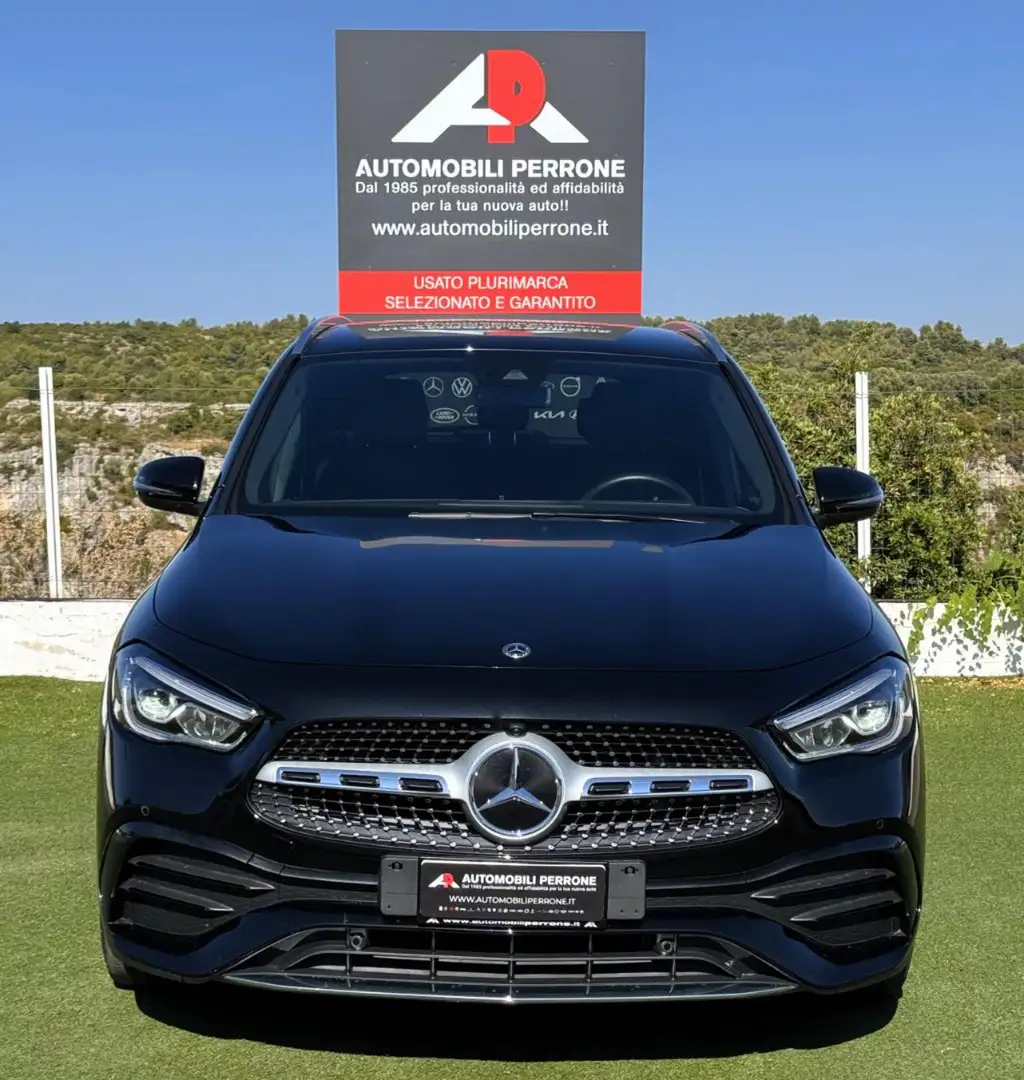 Mercedes-Benz GLA 200 d Automatic Premium AMG Zwart - 2
