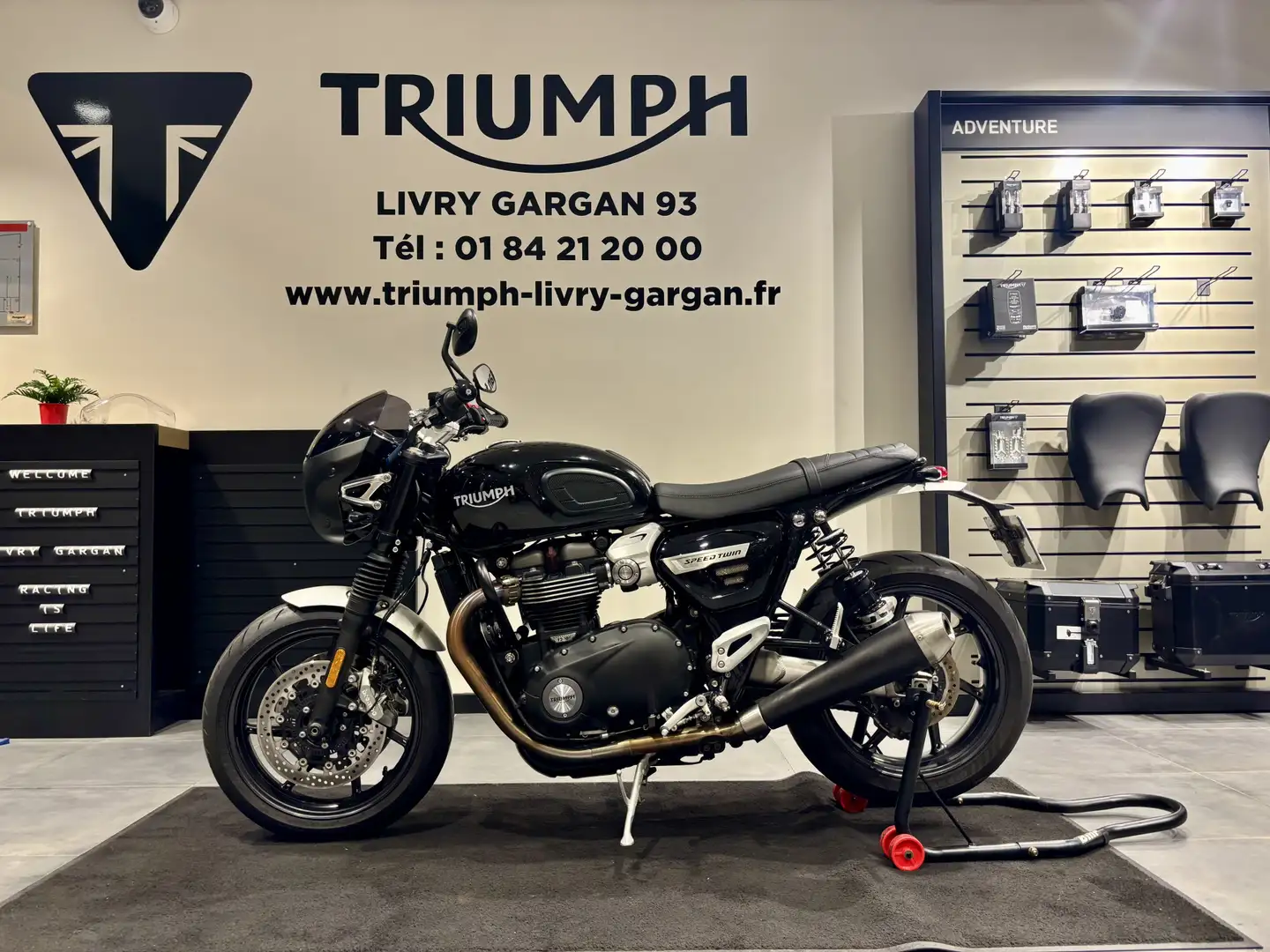 Triumph Speed Twin Noir - 1
