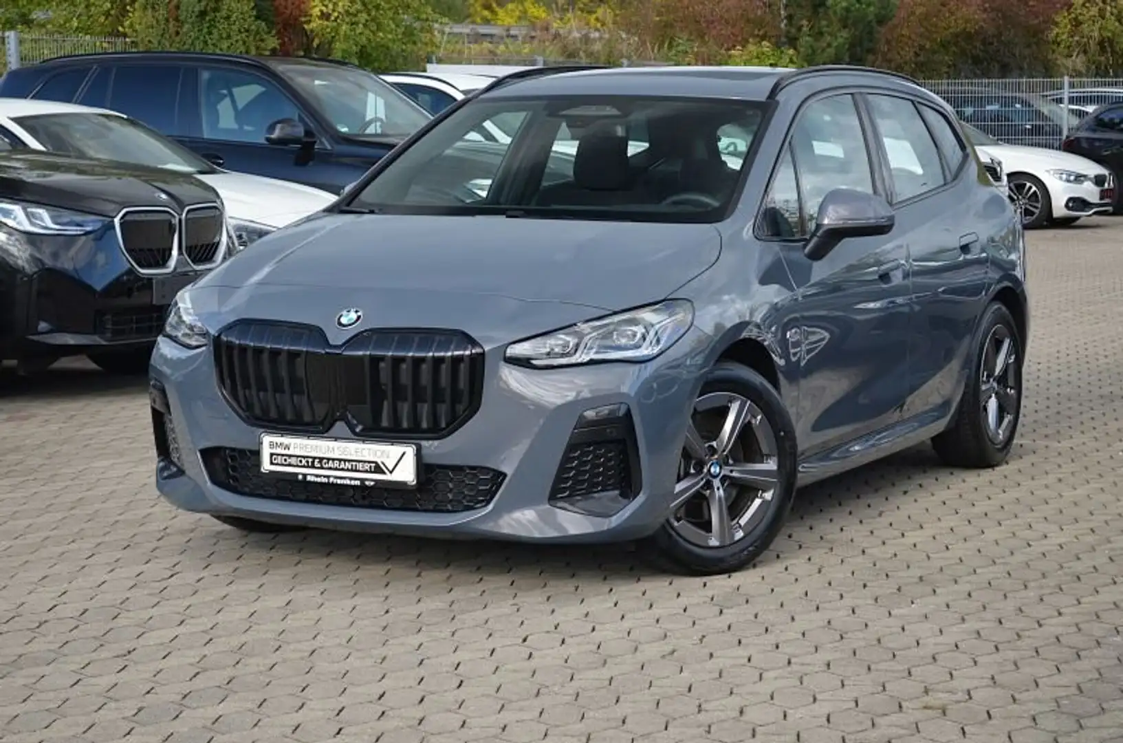 BMW 223 i Active Tourer xDrive M Sport LiveCptPr.360° Live Grau - 2