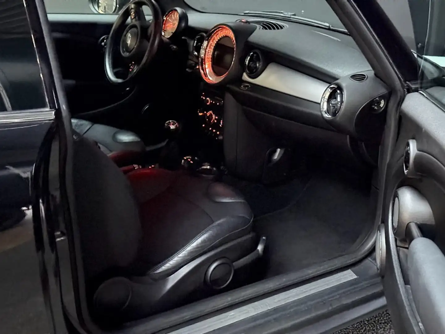 MINI Cooper 1.6 chili airco navi zomer/winter set banden Schwarz - 2