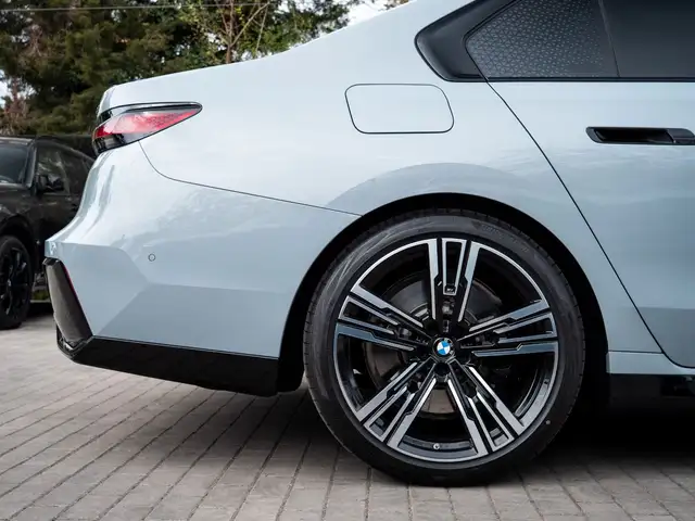 BMW M view 9