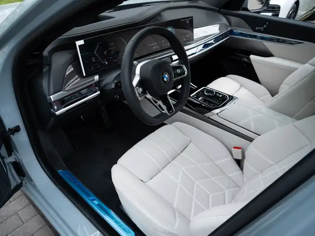 BMW M view 11