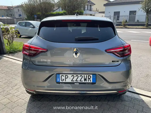 Renault Clio view 5