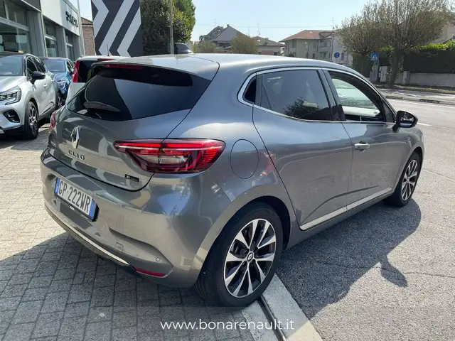 Renault Clio view 4