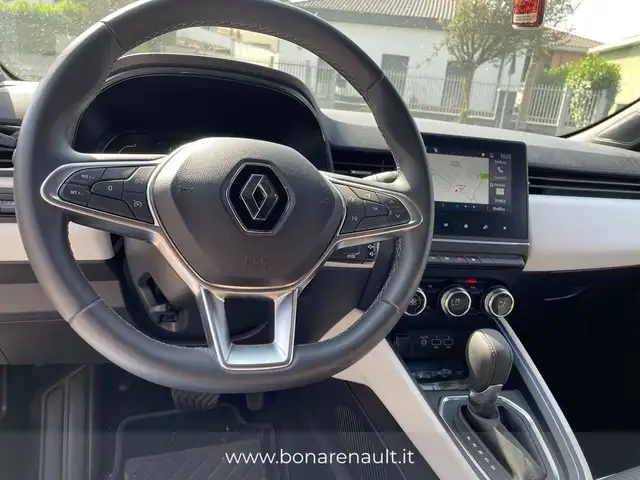Renault Clio view 9