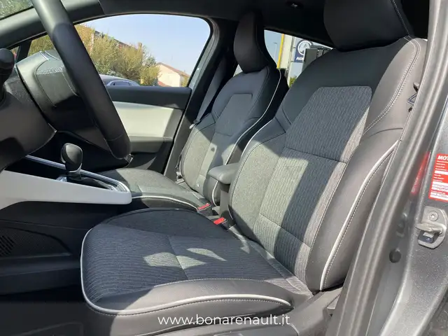 Renault Clio view 7