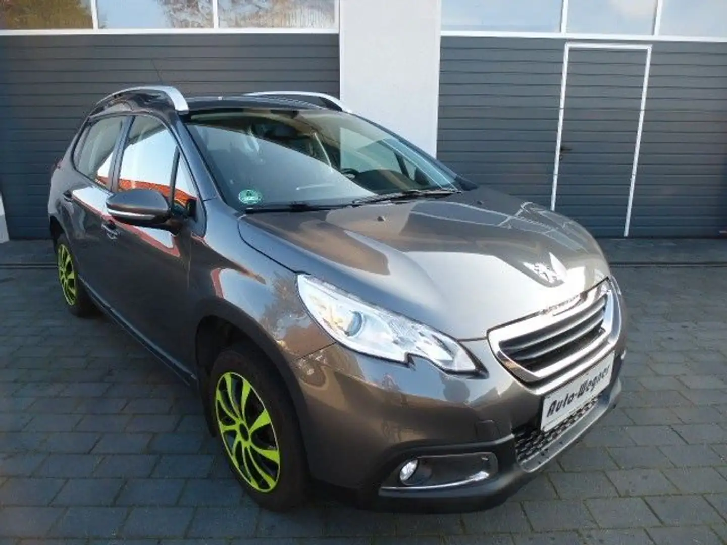 Peugeot 2008 Active Klima SHZ PDC Grau - 2