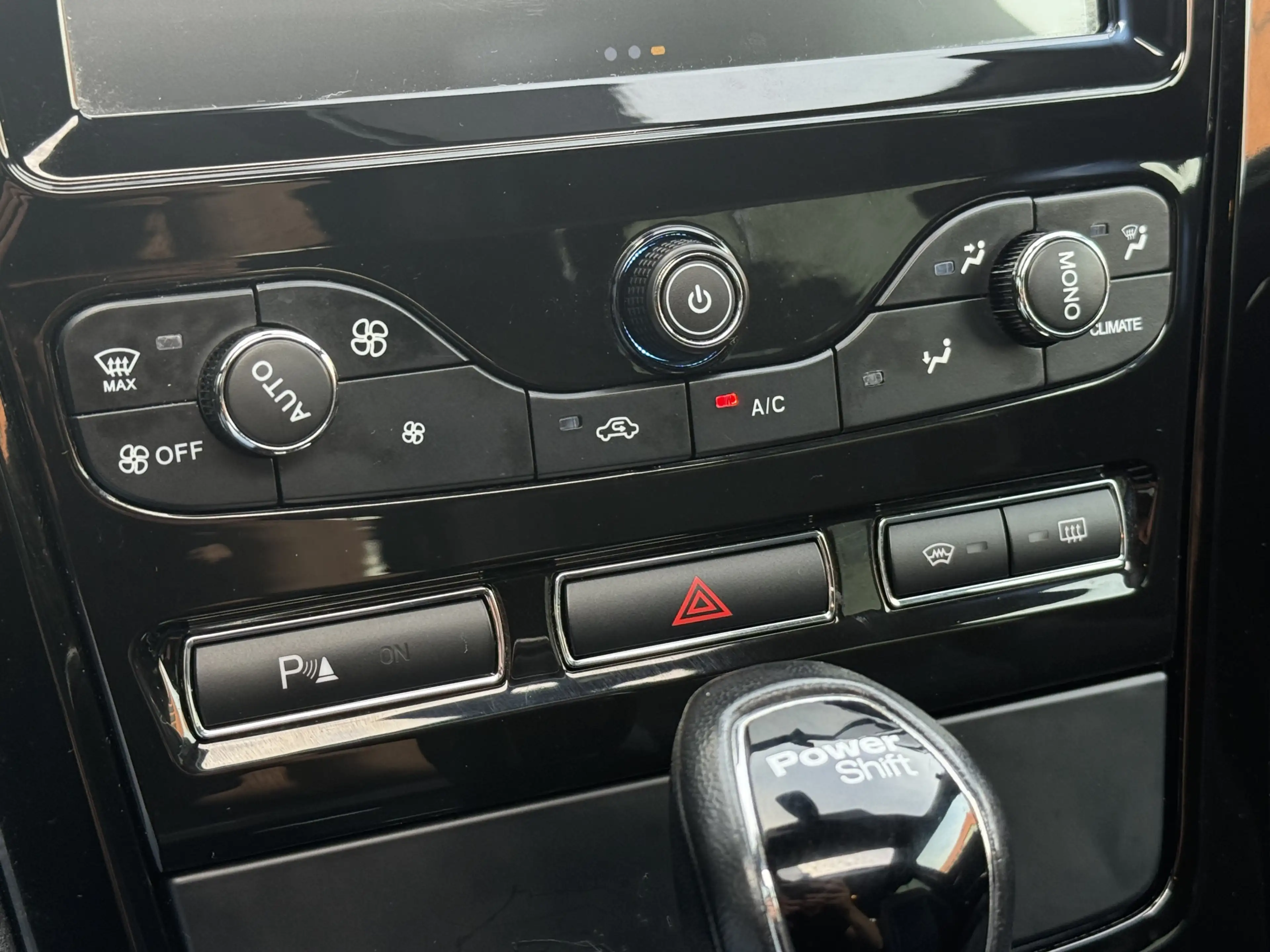 Ford Mondeo Wagon 2.0 EcoBoost Platinum — photo 23