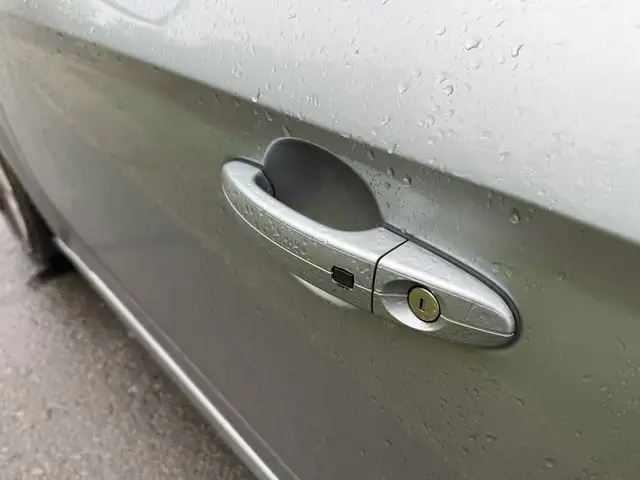 Ford Mondeo view 22