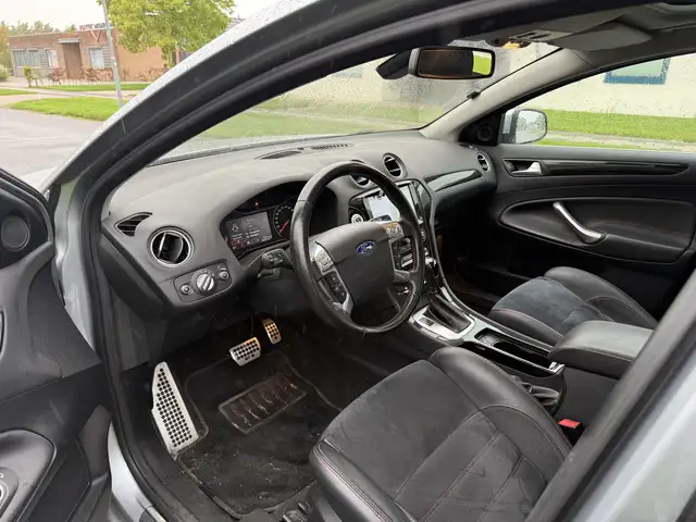 Ford Mondeo view 9