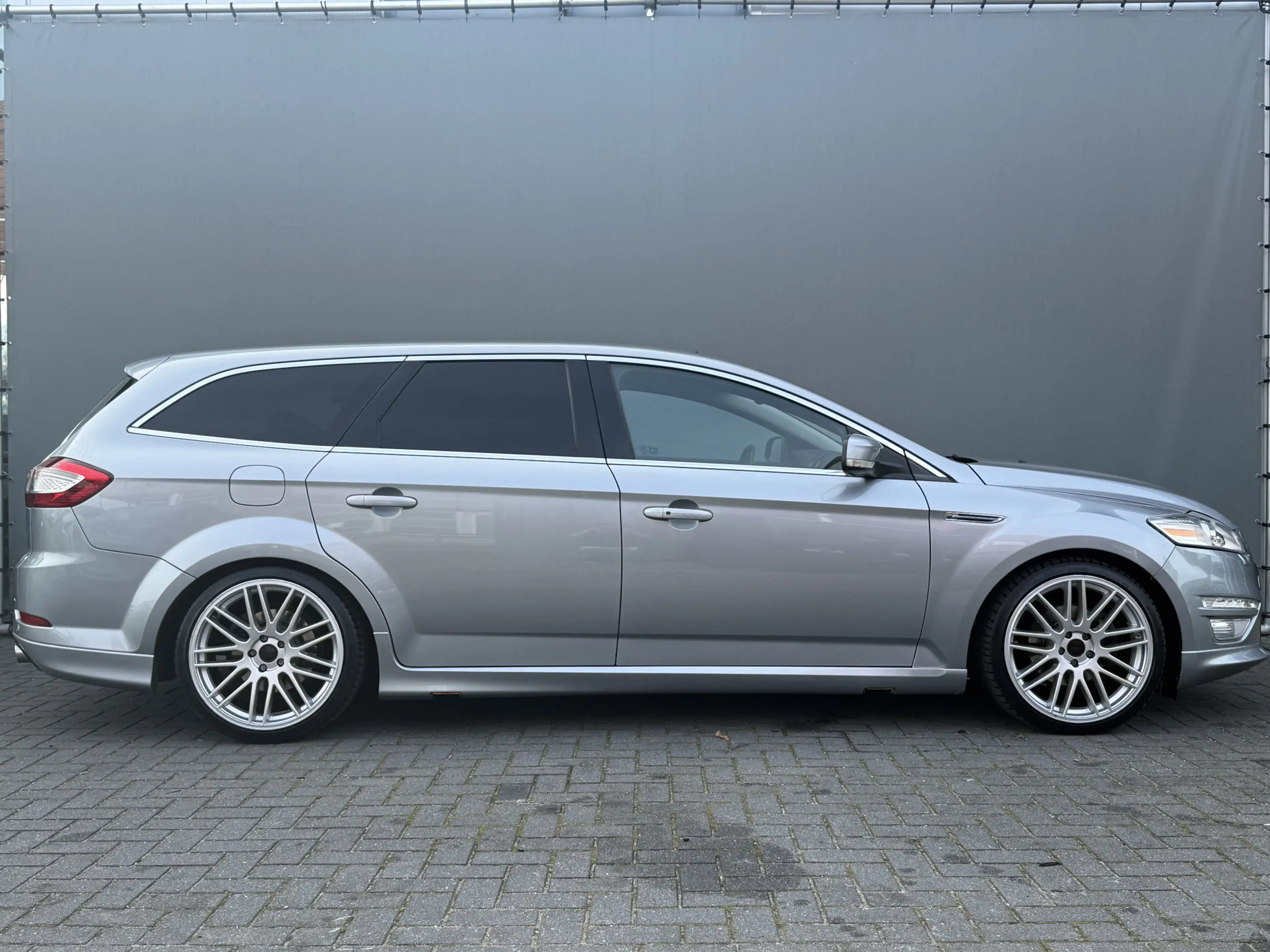 Ford Mondeo Wagon 2.0 EcoBoost Platinum — photo 31
