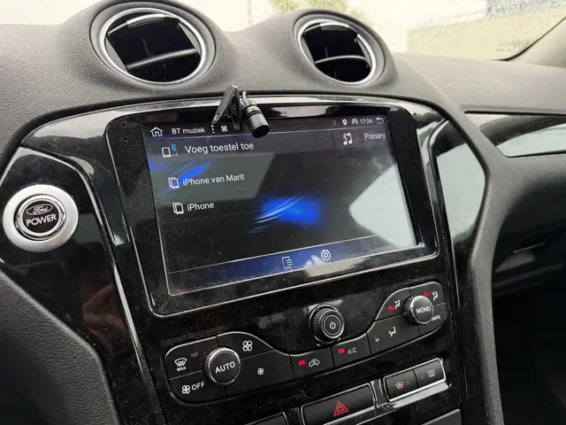 Ford Mondeo view 17