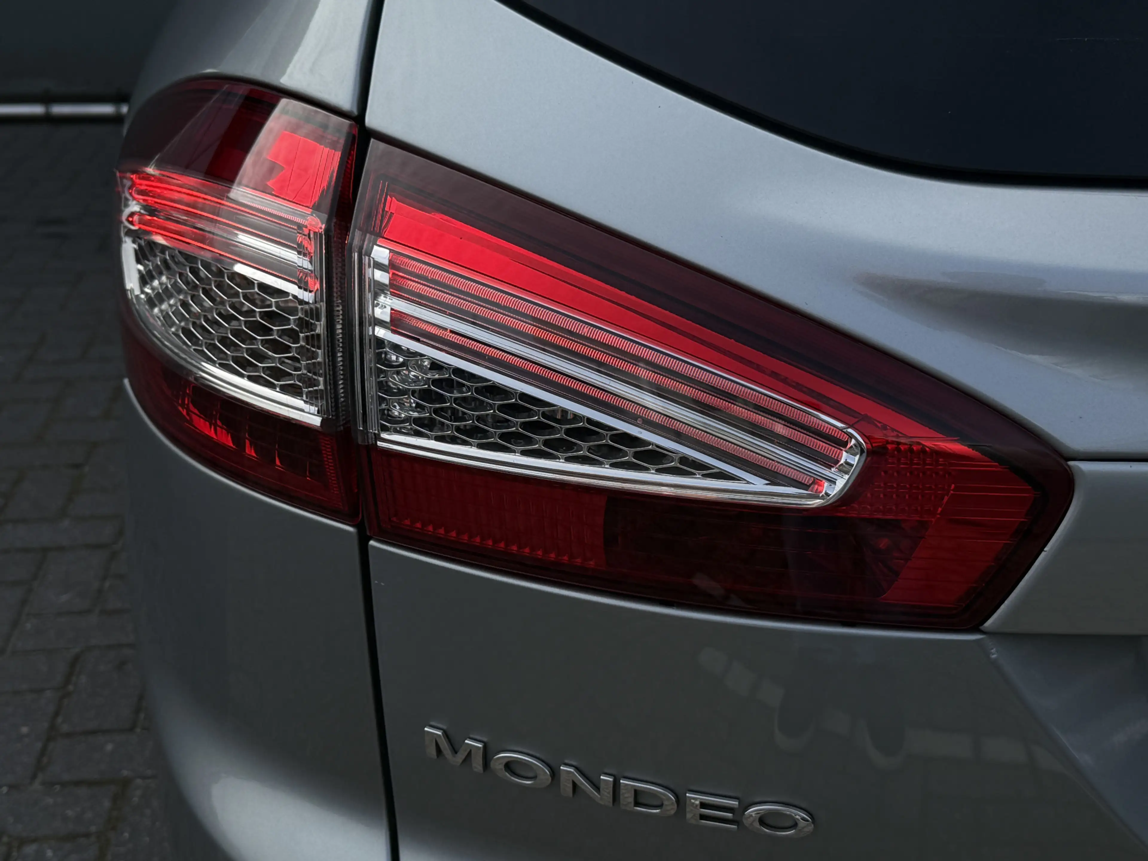 Ford Mondeo Wagon 2.0 EcoBoost Platinum — photo 38