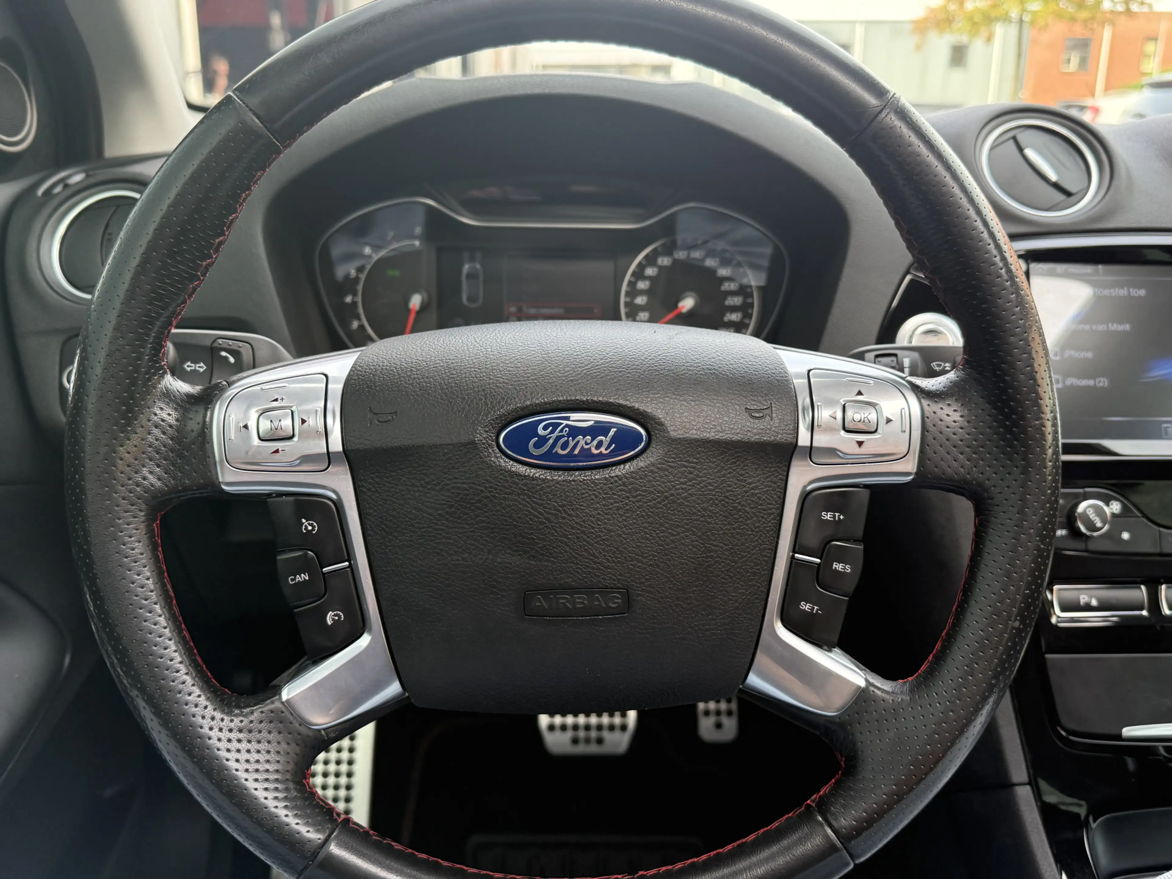 Ford Mondeo Wagon 2.0 EcoBoost Platinum — photo 13