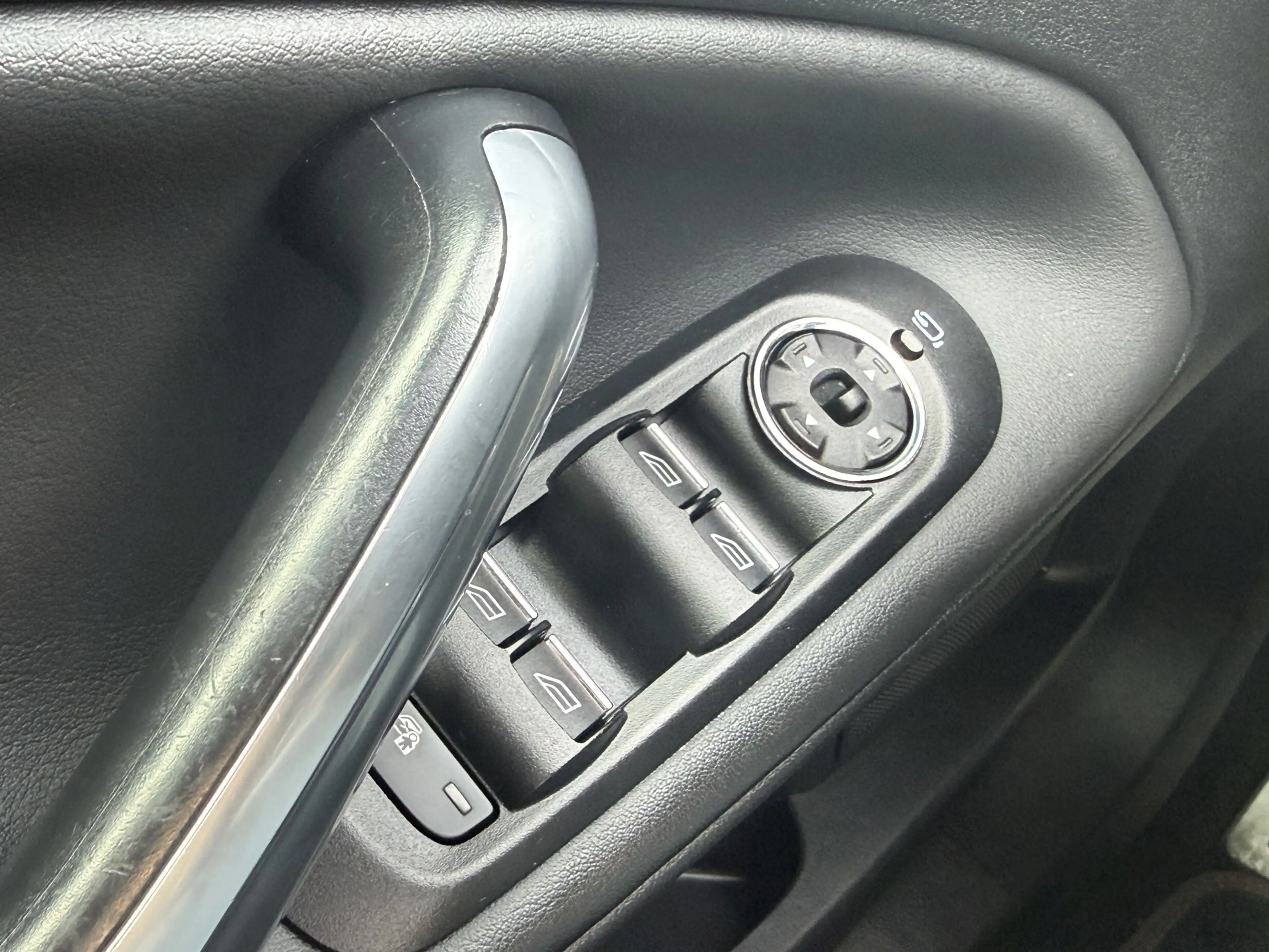 Ford Mondeo Wagon 2.0 EcoBoost Platinum — photo 9