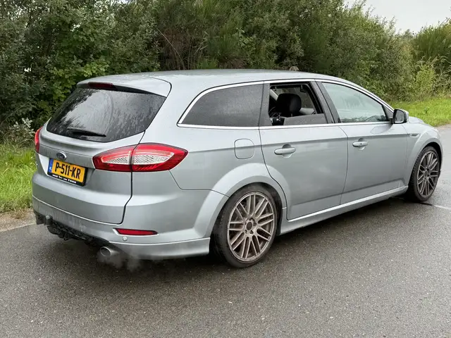 Ford Mondeo view 5