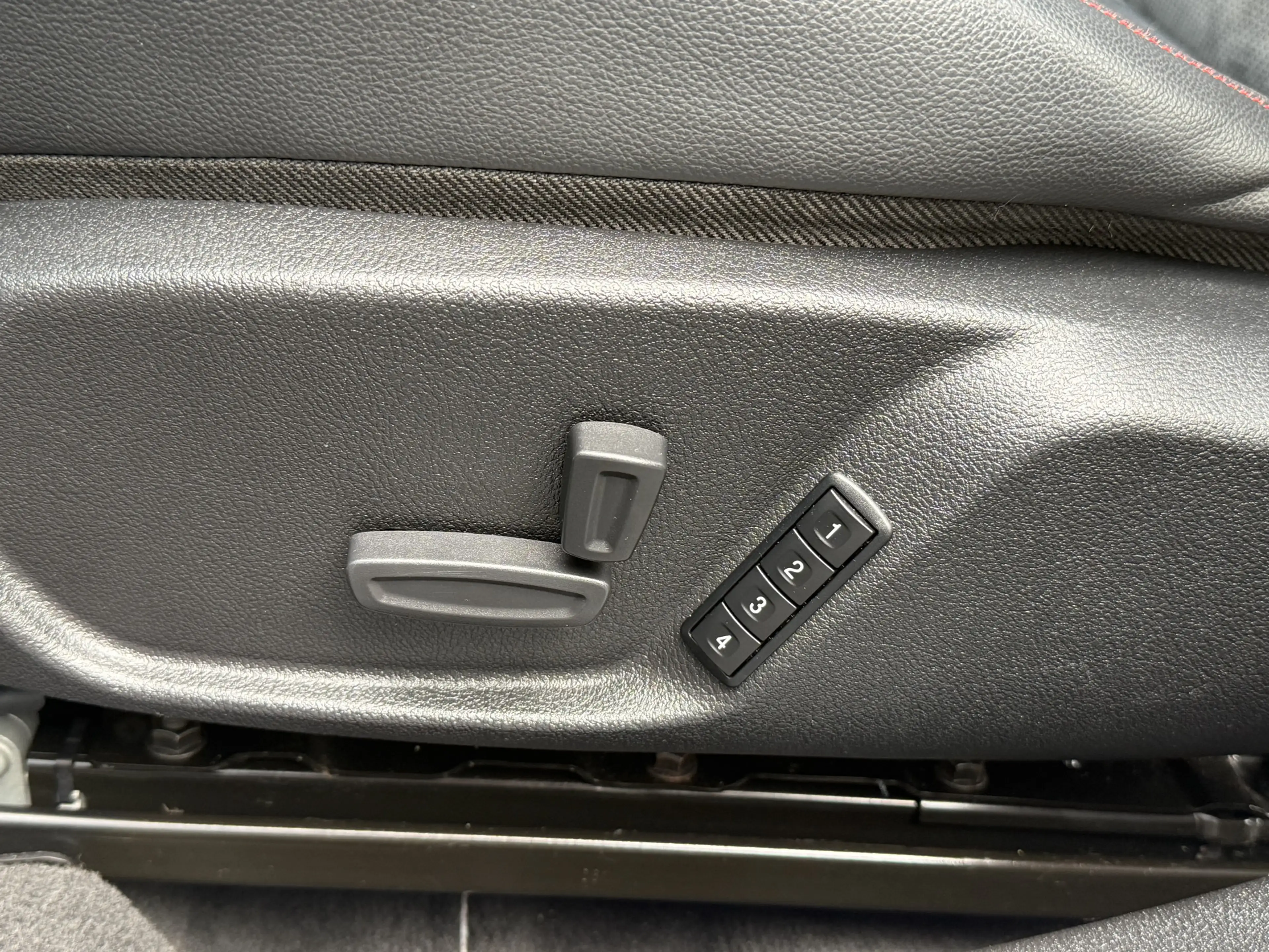 Ford Mondeo Wagon 2.0 EcoBoost Platinum — photo 6