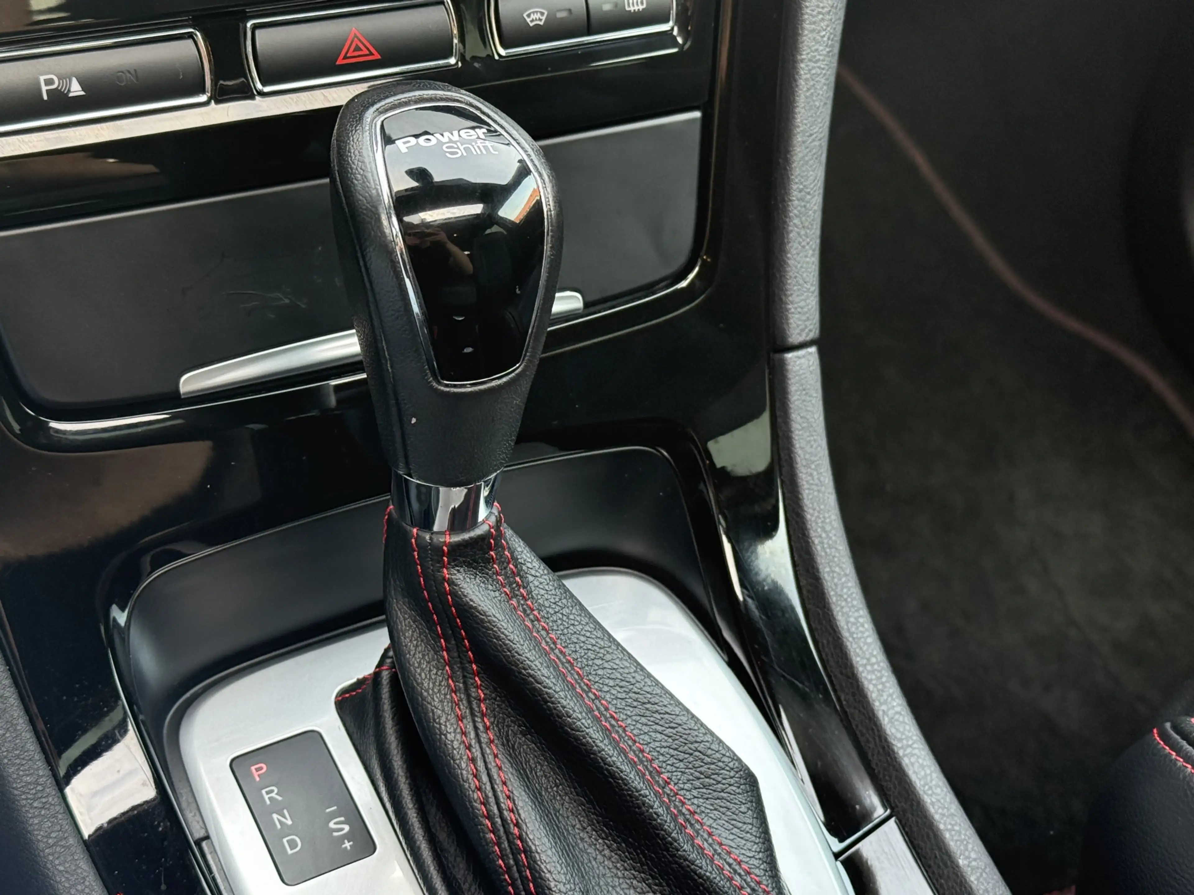 Ford Mondeo Wagon 2.0 EcoBoost Platinum — photo 24