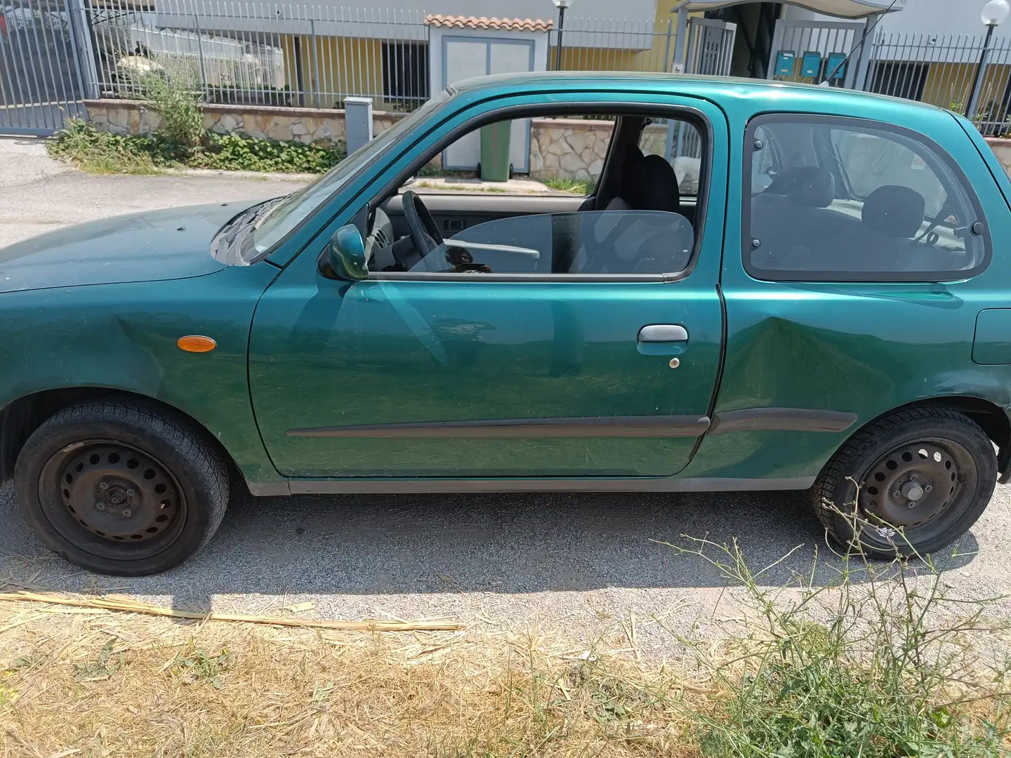 Nissan Micra Verde - 1