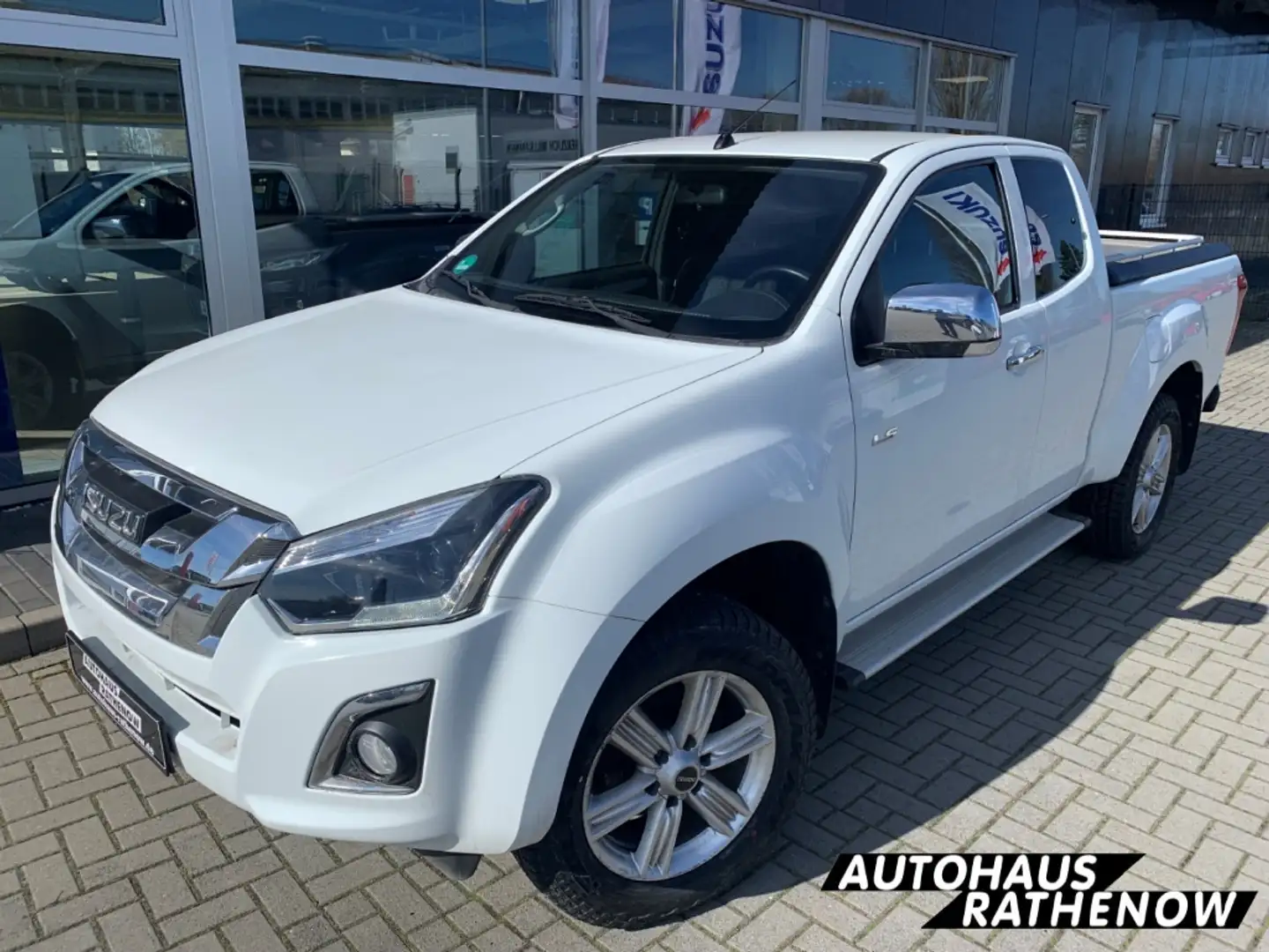 Isuzu D-Max Space Cab 4WD Custom Klima Trittbretter Laderaumab Blanc - 2