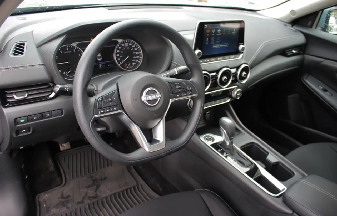 Nissan Sentra снимка Nissan Sentra