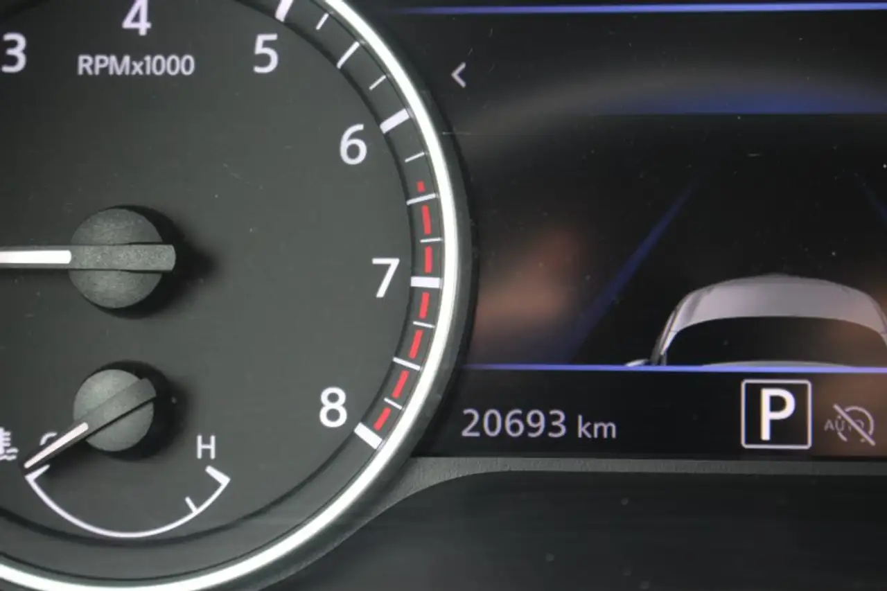 Nissan Sentra снимка Nissan Sentra